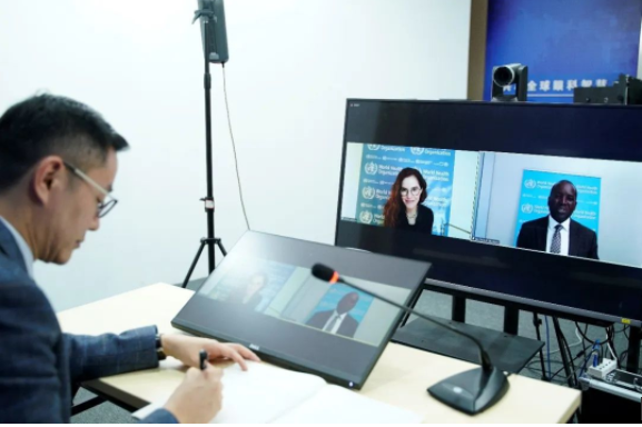 世卫组织召开“近视防控数字化科普素材工具包”全球发布会，爱尔眼科蓝卫忠教授出席